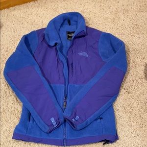 Women’s north face Denali -no rips/tears/stains